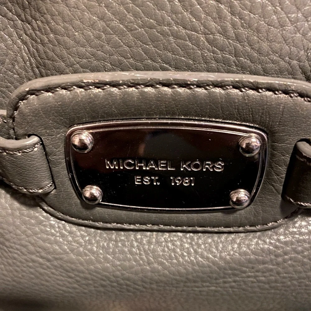 Michael Kors Medium Gray Pebbled Leather Hamilton Handbag 10” x 15”